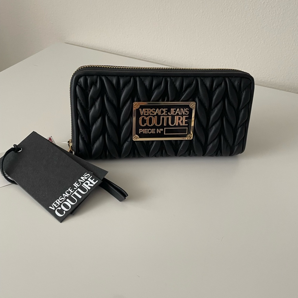 ✨ Versace Wallet ✨